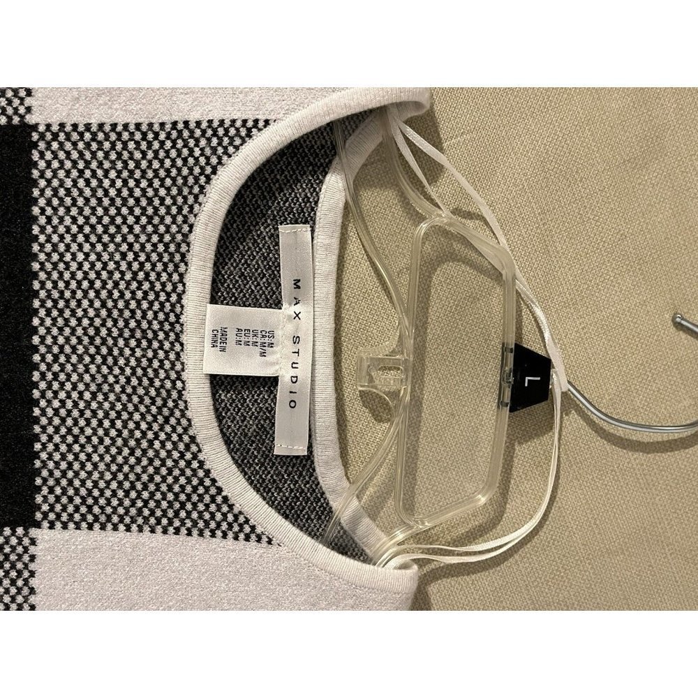 Size Medium Max Studios Color Block Gray & White … - image 3